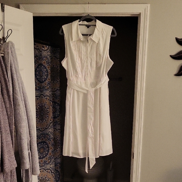 torrid Dresses & Skirts - Torrid White Sleeveless Midi Dress